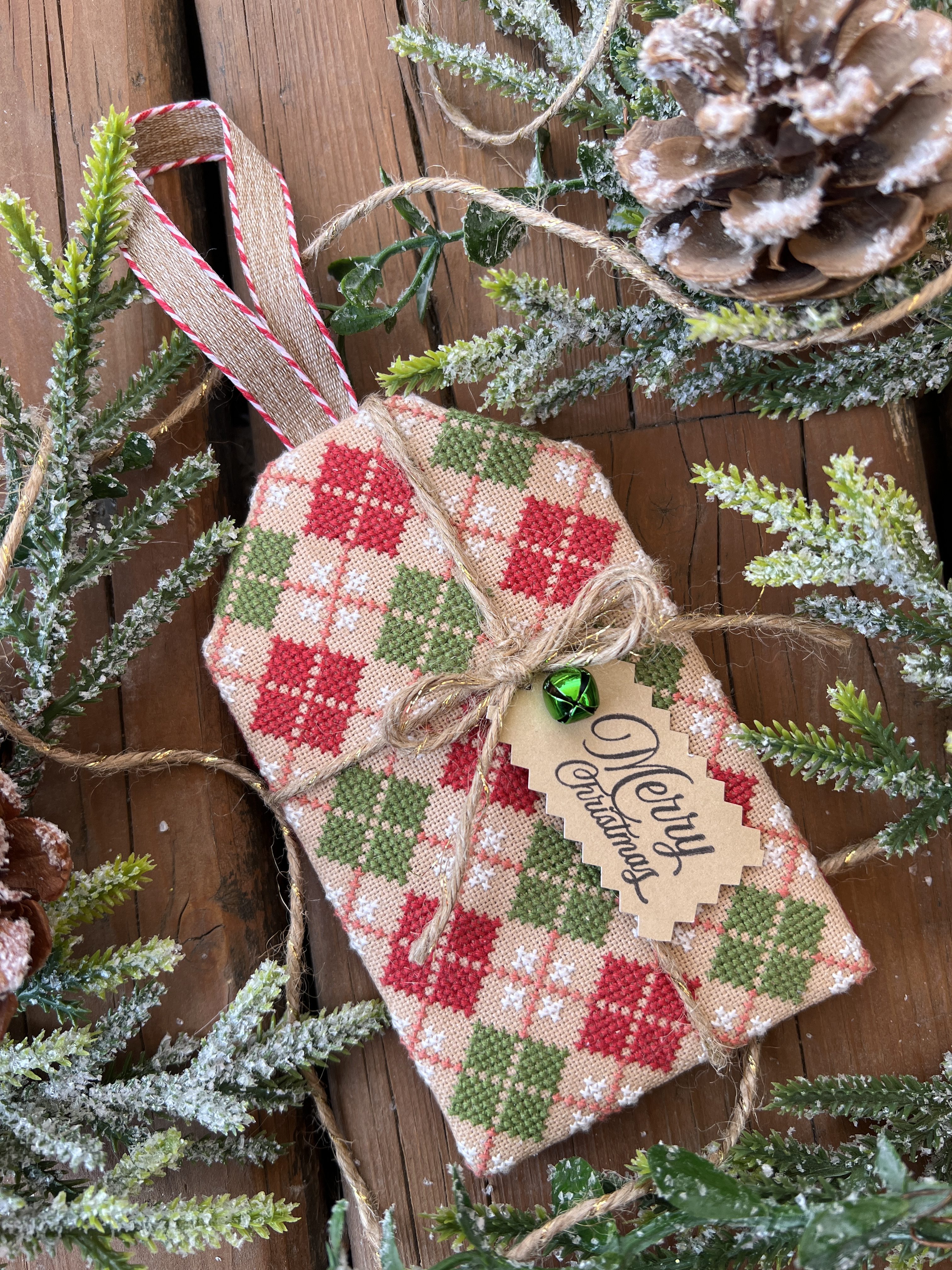 Plaid Tidings by Hands on Design | Ornament Cross Stitch Finish